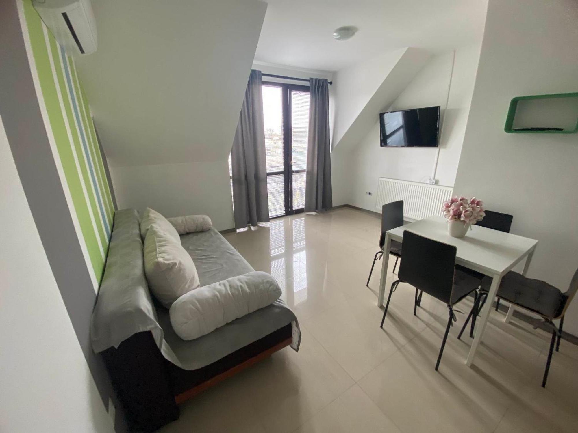 Lexy Family Apartman Hajdúszoboszló Buitenkant foto