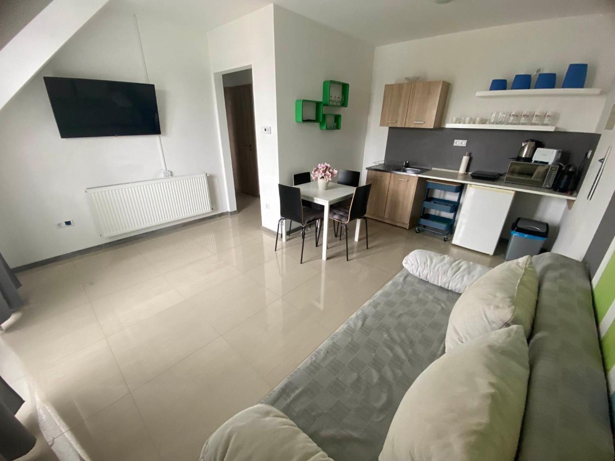 Lexy Family Apartman Hajdúszoboszló Buitenkant foto