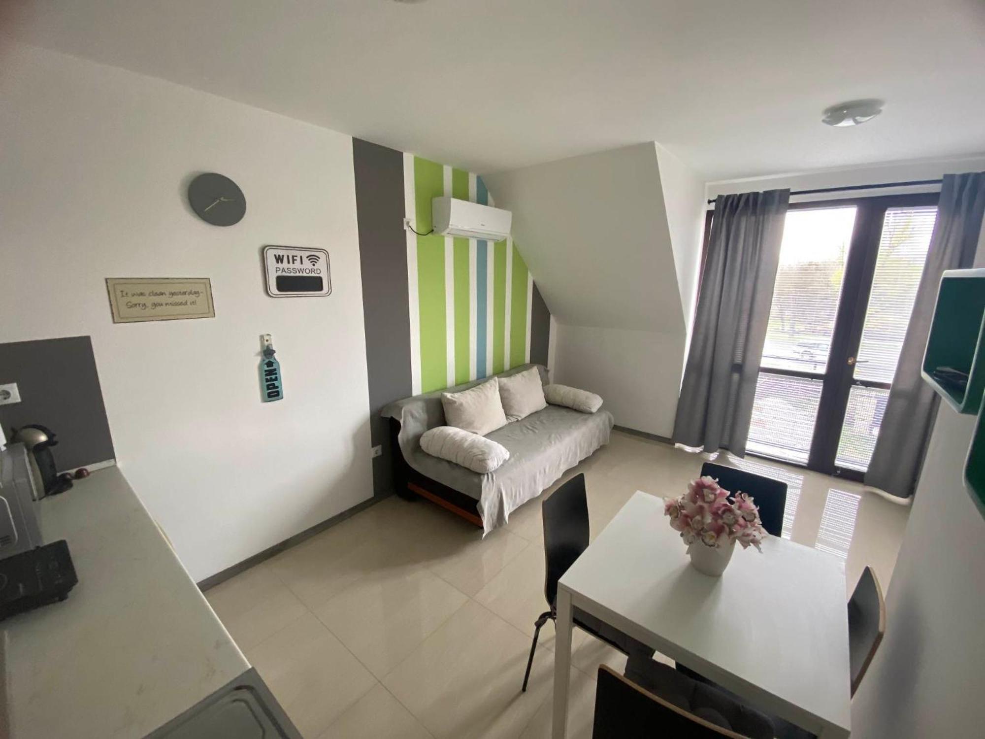 Lexy Family Apartman Hajdúszoboszló Buitenkant foto